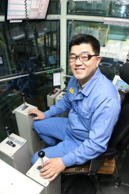 사내 교육 과정으로 배운 심폐소생술로 시민의 생명을 구한 포스코 포항제철소 제강부 이정훈(38) 대리.   포스코 제공